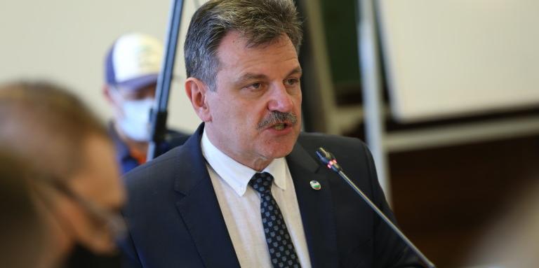Симидчиев разкри защо генерираме вълна след вълна на пандемията